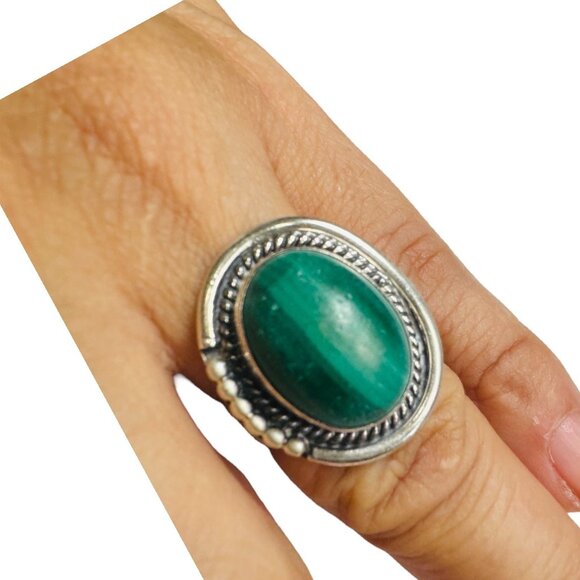 Vintage Navajo Sterling Silver Ring With Malachite Cabochon Stone Size 7.5 - Picture 9 of 13
